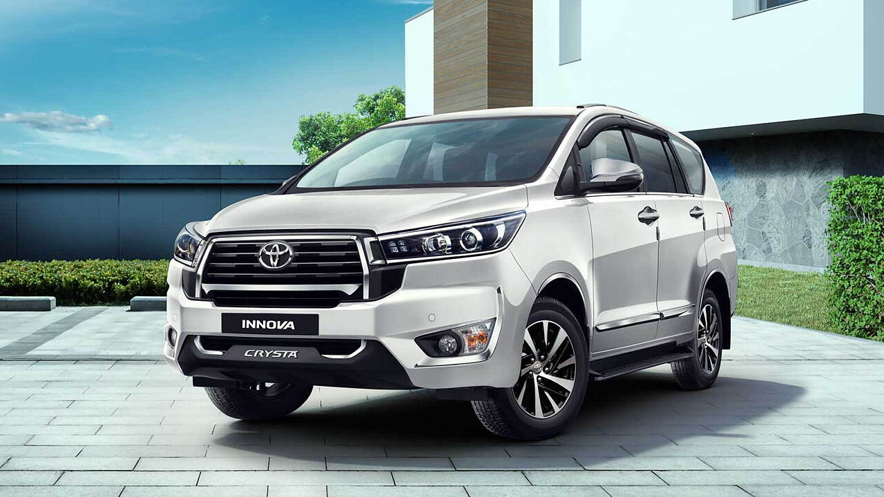 TOYOTA INNOVA 2023